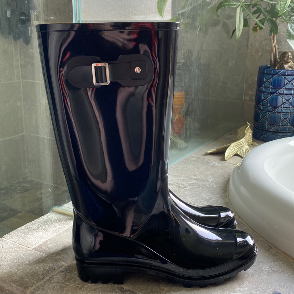 Black Rubber Rainboots